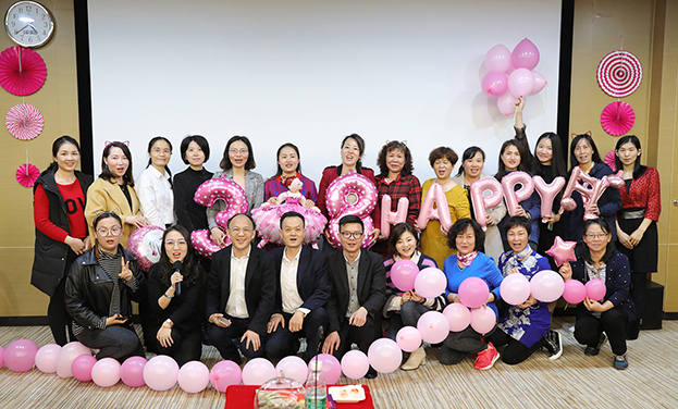 啥是佩奇？BTY必一体育（B体育）官方网站_BTY必一体育官方网站“遇见更好的自己•绽放个人魅力”活动一站式配齐