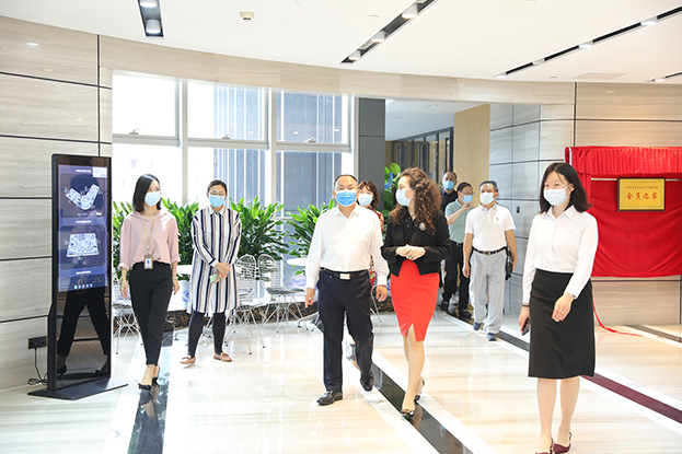 罗湖区领导一行莅临BTY必一体育（B体育）官方网站_BTY必一体育官方网站调研指导工作