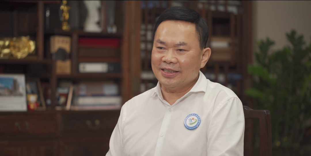 公益的力量丨BTY必一体育（B体育）官方网站_BTY必一体育官方网站董事长庄重：慕贤思齐，大山儒商丹心为公益